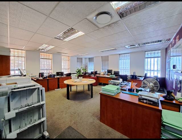 1,350M² OFFICE FOR SALE IN KLEINFONTEIN